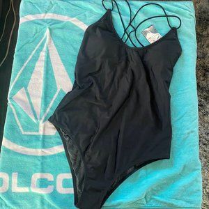 Brand new Volcom Onepiece Size L
